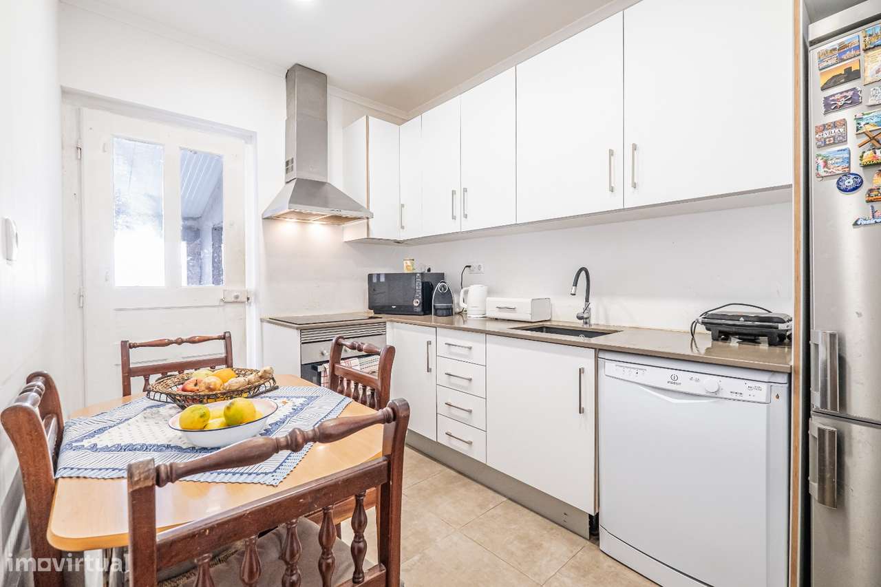 Moradia T3 com terraço e ar condicionado em Azeitão-8