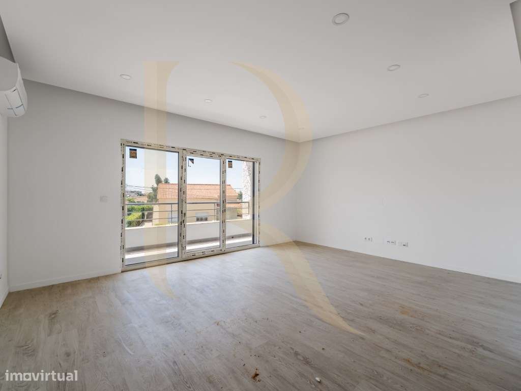Apartamento T3 com elevador, parqueamento e arrecadação com condomí...-2