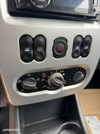 Dacia Logan MCV 1.6 16V Laureate - 7