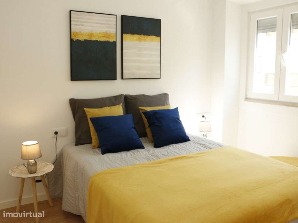 Apartamento T3 Remodelado em Benfica-6