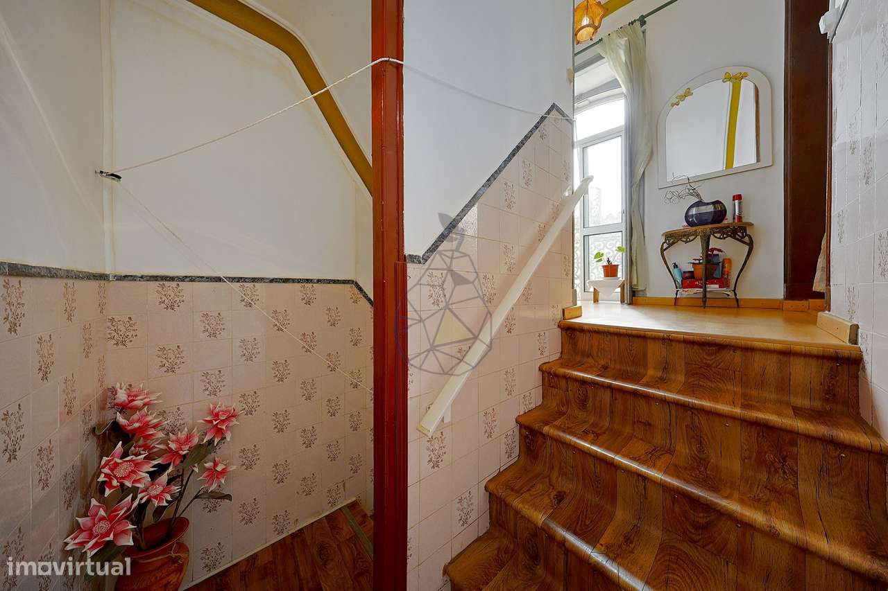 Prédio Habitacional  e Comercial no largo de São João  á venda no Cent - Grande imagem: 5/58