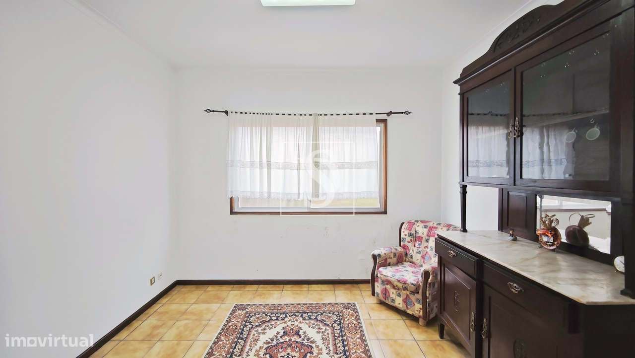 Predio com Habitação e Comércio no Centro de Lanheses - Grande imagem: 4/42