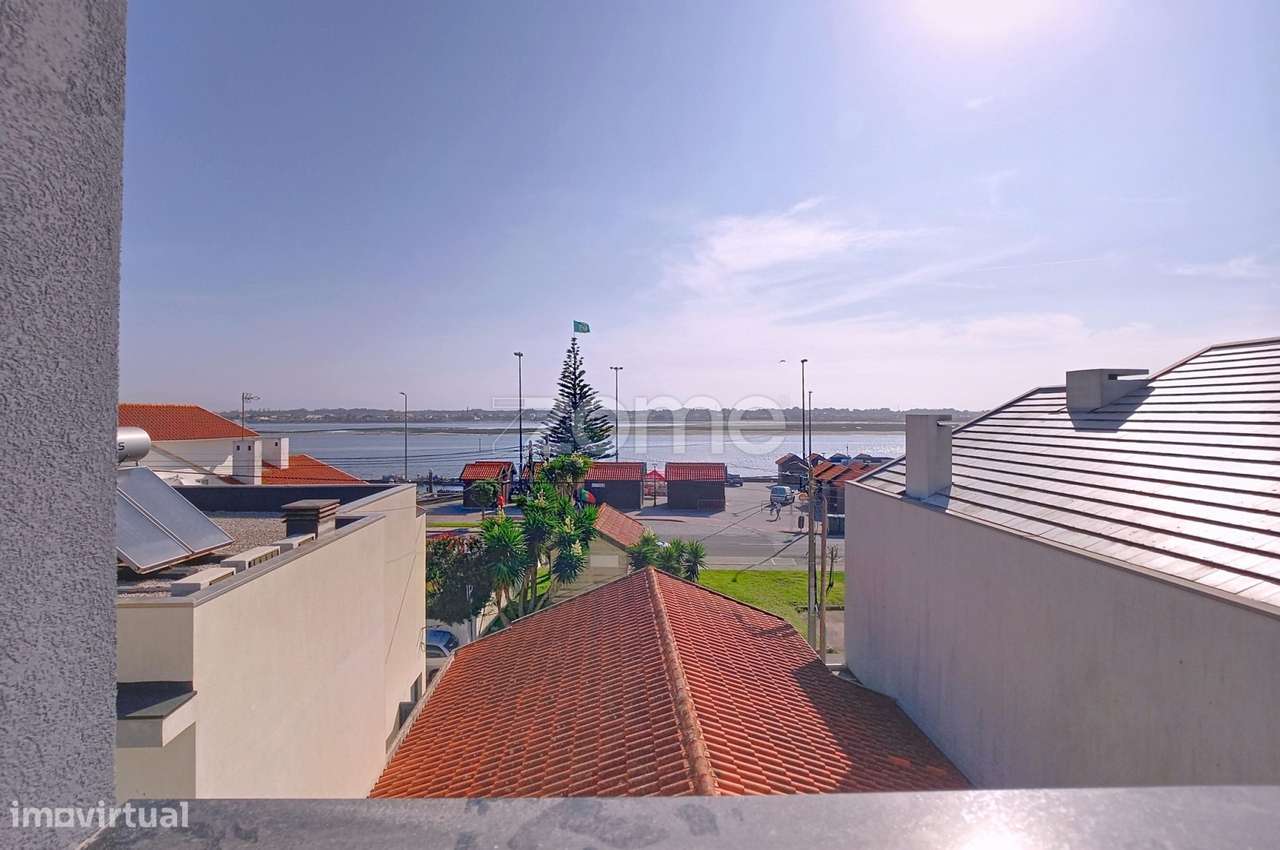 Excelente oportunidade! Prédio com 3 apartamentos na Costa Nova/Ave... - Grande imagem: 1/26