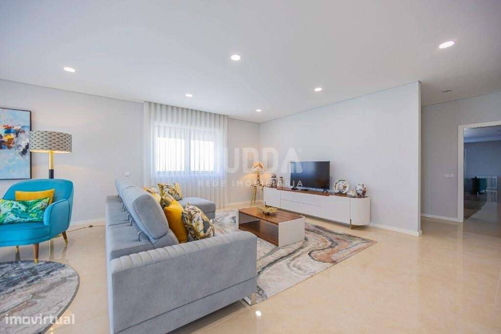 Moradia térrea isolada no centro de Santa Maria da Feira - Grande imagem: 5/40