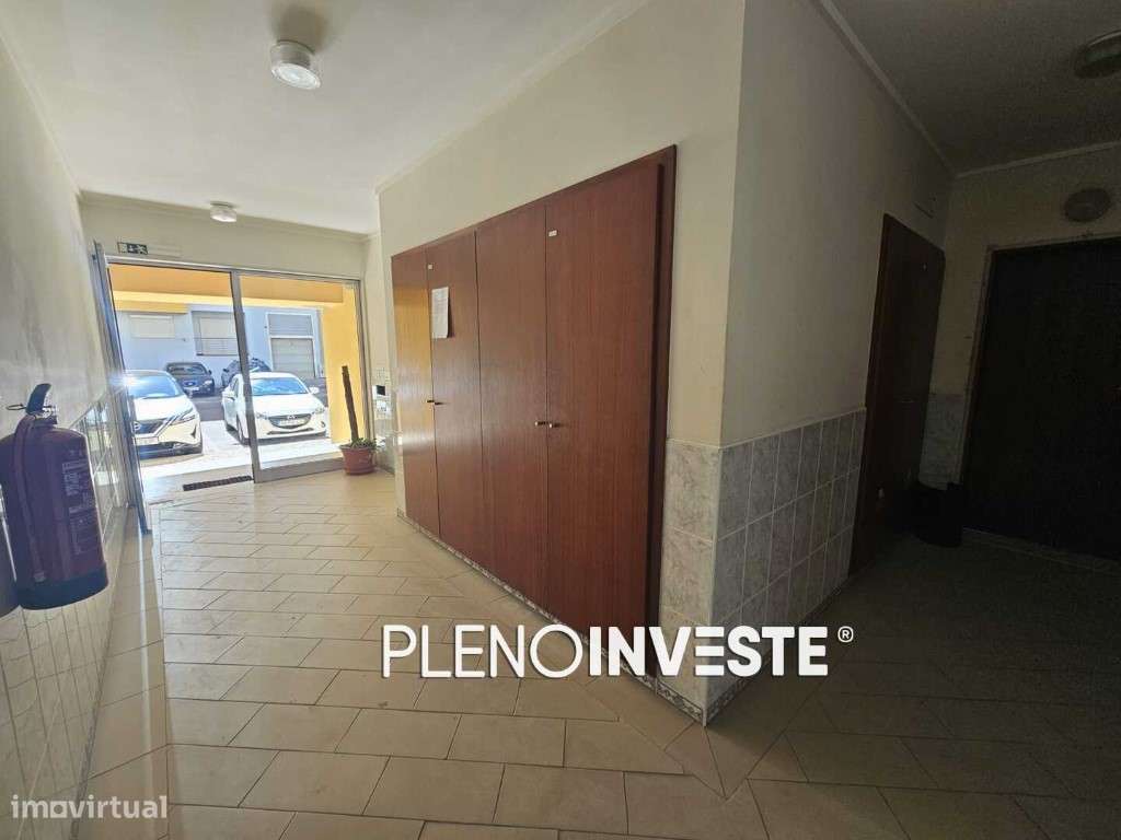 T3 de excelentes áreas com parqueamento no Barreiro-22