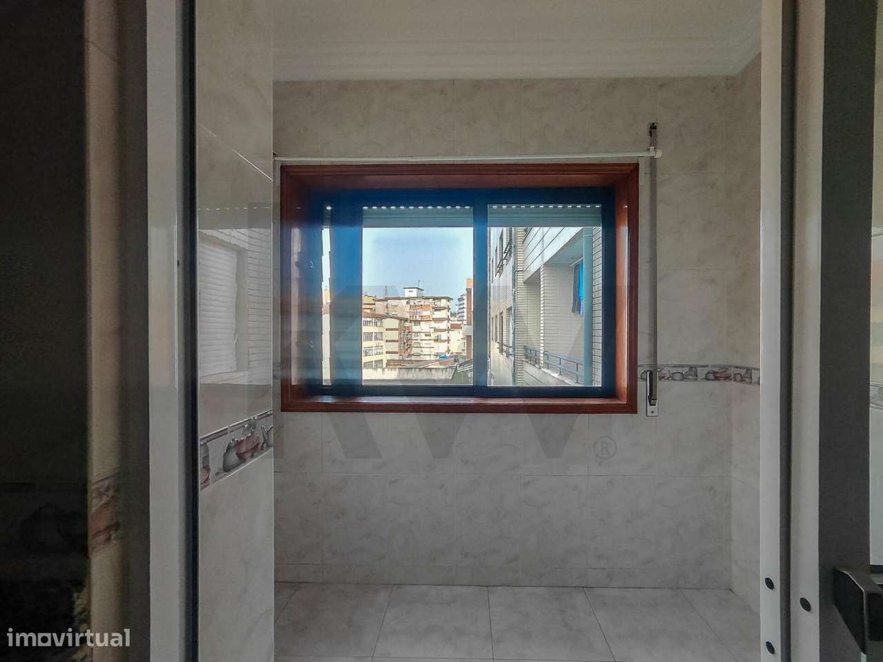 Apartamento t2 ao centro de Ermesinde para arrendamento com garagem - Grande imagem: 4/45