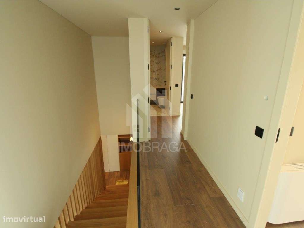 Moradia de Gaveto T3 Nova com 3 Suites | Pronta a Habitar | S. Pedr...-26