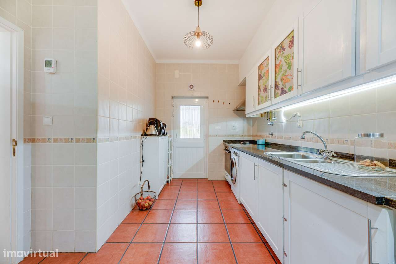 MORADIA T3 TRANSFORMADA EM T2 | GARAGEM | 221M2 | ARRUDA DOS VINHOS-29