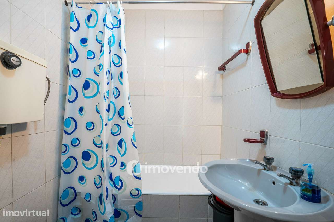 Apartamento T2, com estacionamento e arrecadação, no Porto-23