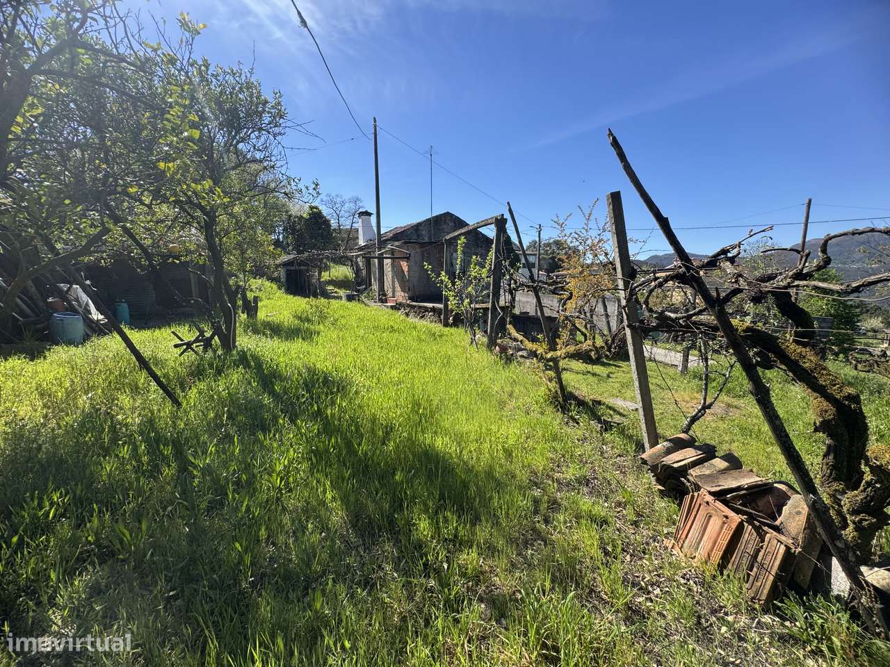 Moradia em granito p/ recuperar – Oliveira de Frades-19