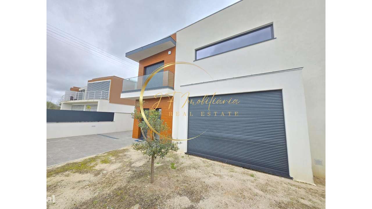 Moradia T4 de Luxo em Aradas - Grande imagem: 3/50