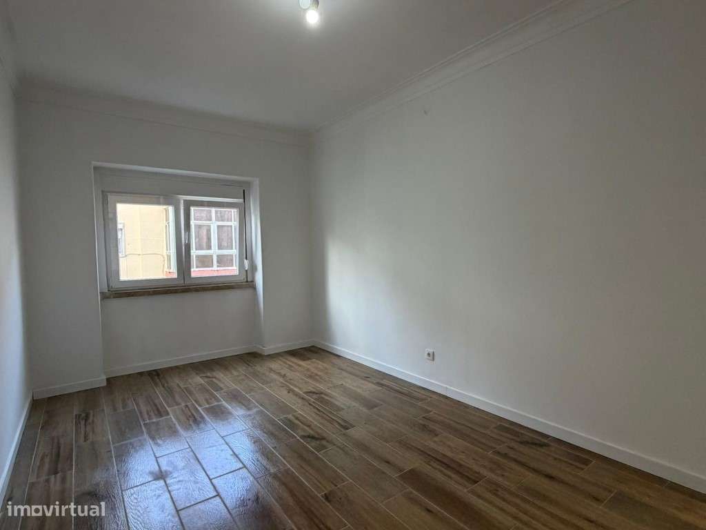Apartamento T2, Renovado, junto a Vila Chã/Amadora: Oportunidade Ún...-13