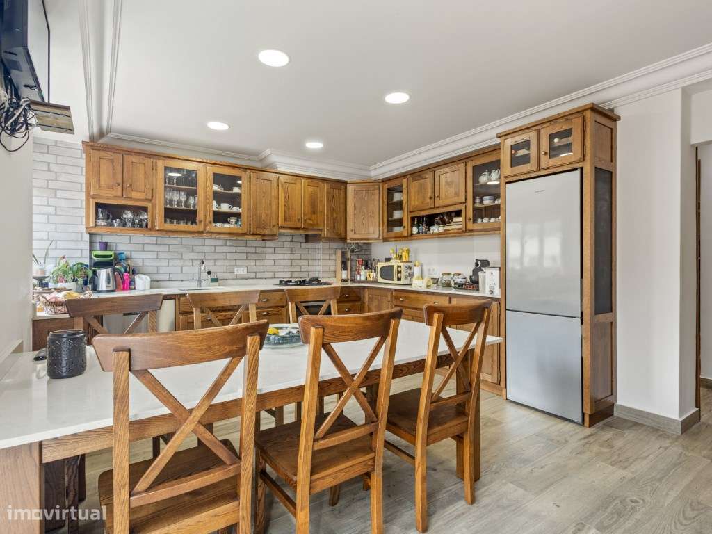 Apartamento T3 remodelado para venda no Sobral de Monte Agraço-11