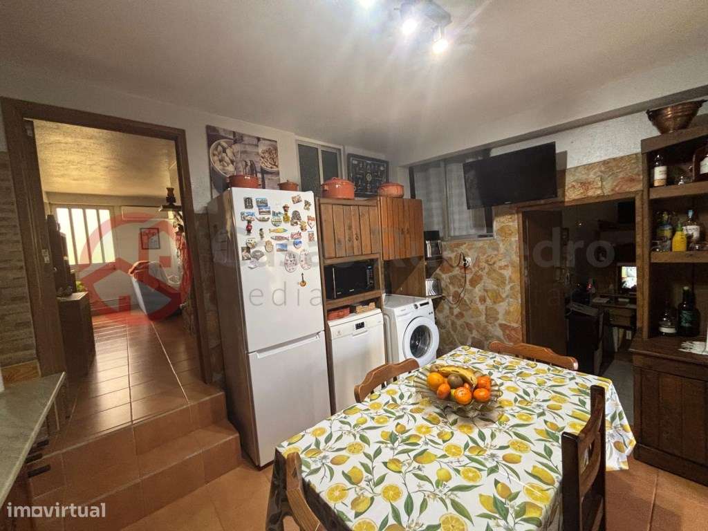 Moradia com dois apartamentos independentes no Laranjeiro, Almada-7