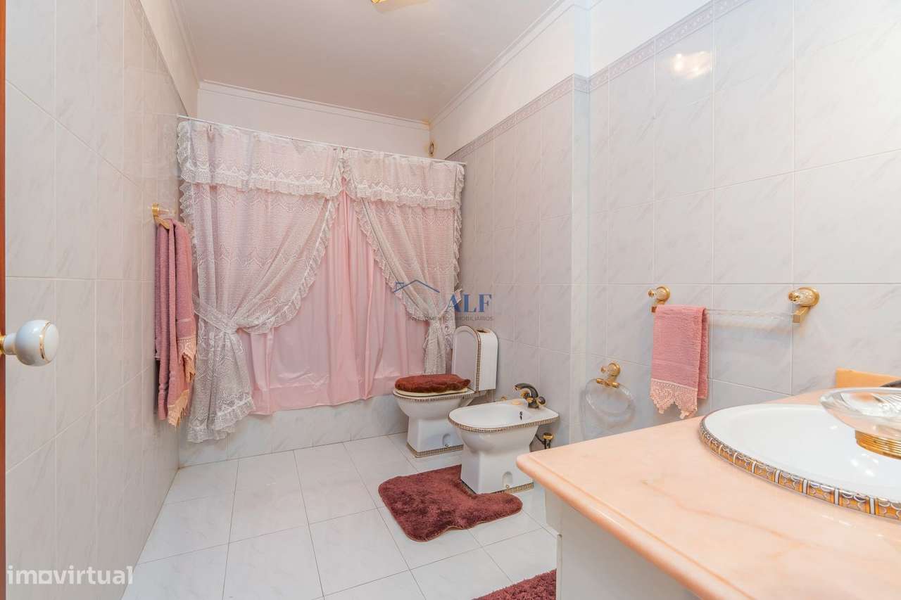 Apartamento T3 em Massamá, junto ao Shopping Center-15