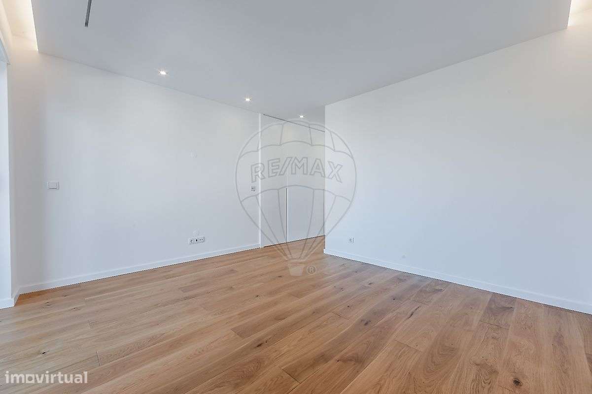 Moradia T5 para venda-23