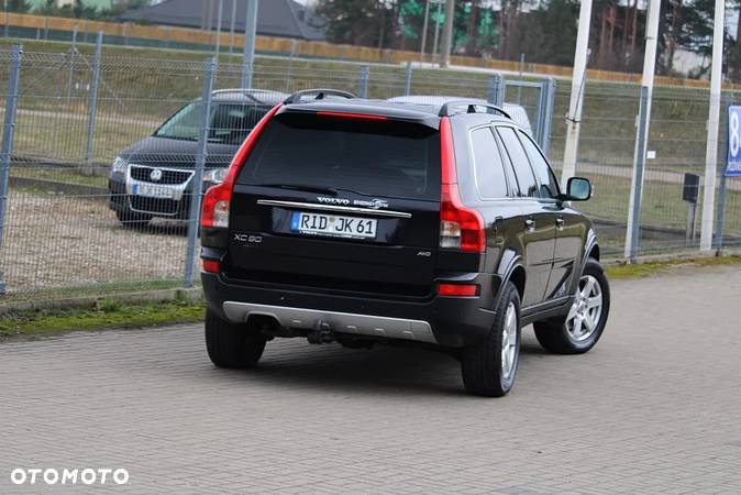 Volvo XC 90 - 9