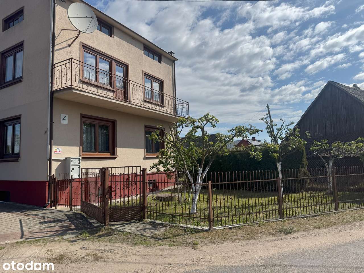 Dom wolnostojący z dużą działką w pięknej spokojnej oklicy - Pełny obrazek: 2/19