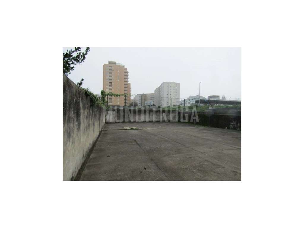 2 lojas comerciais Porto-7