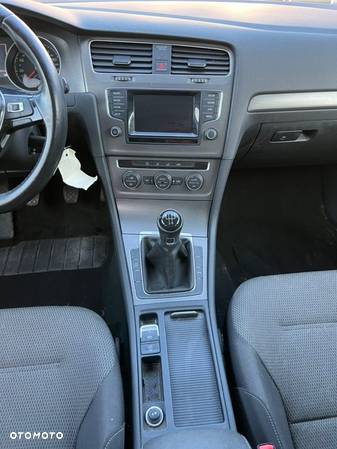 Volkswagen Golf - 17