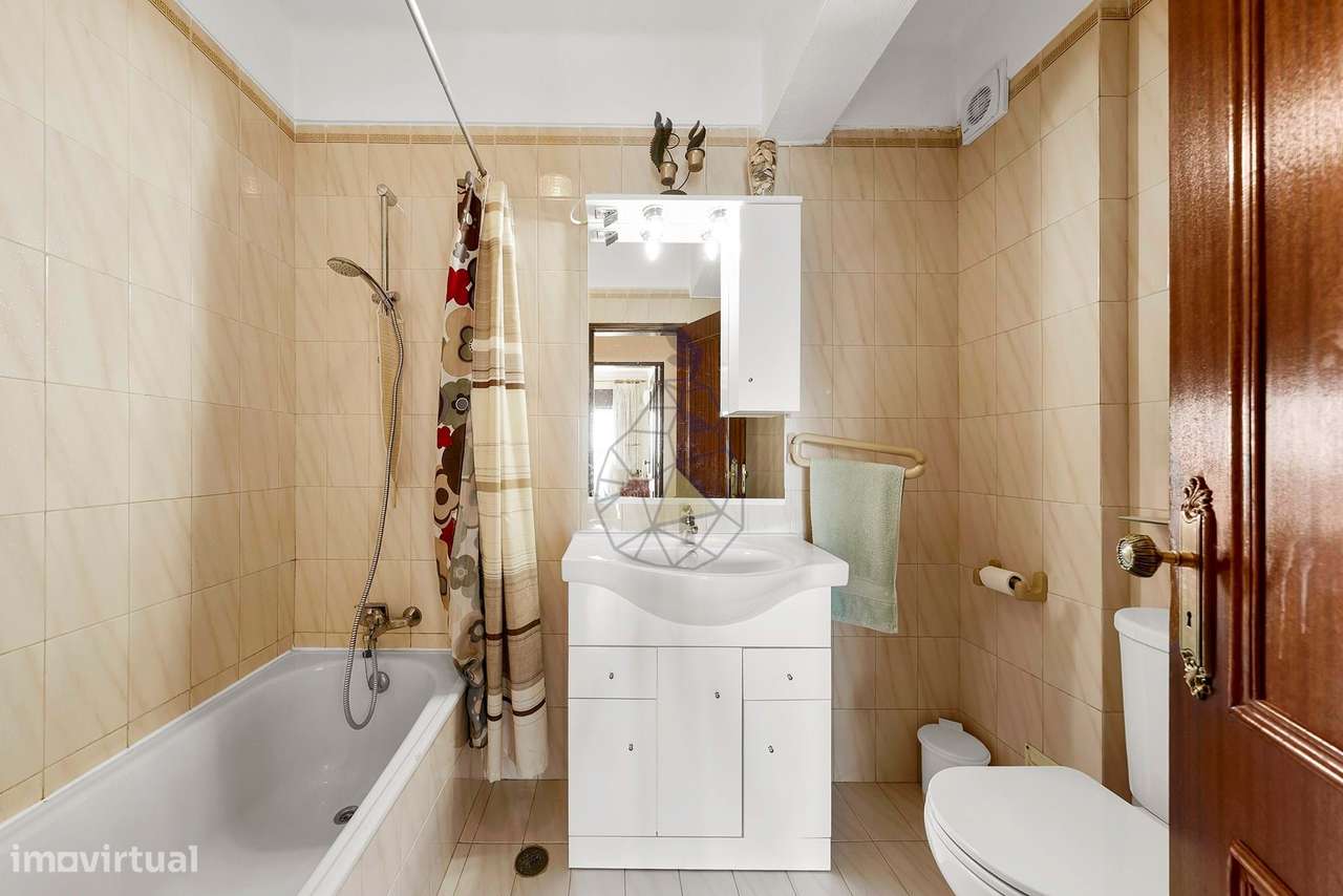 Apartamento T2 virado a Sul , com Garagem na Vila Rosa - Portimão-18