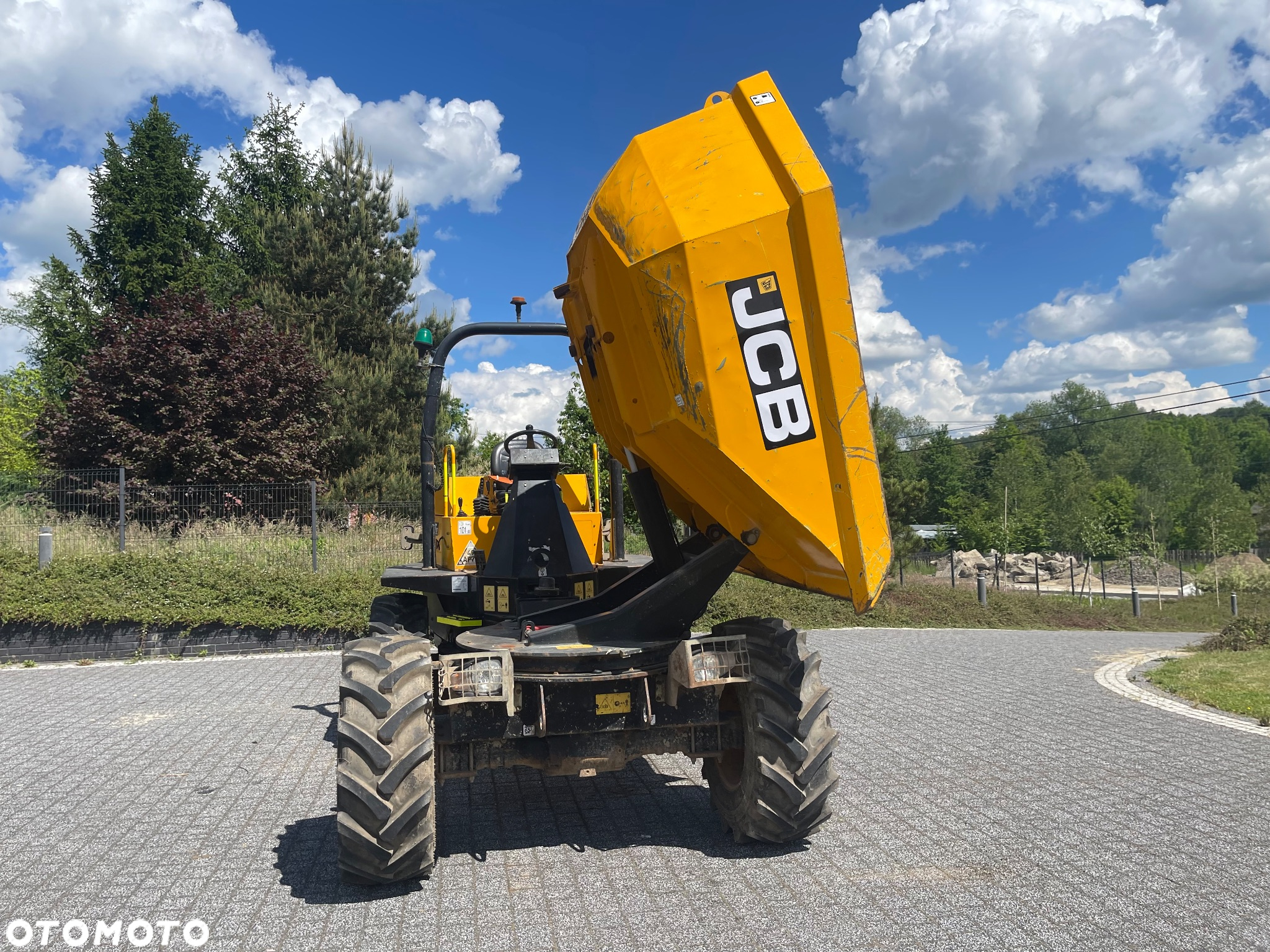 JCB 6TST - 9