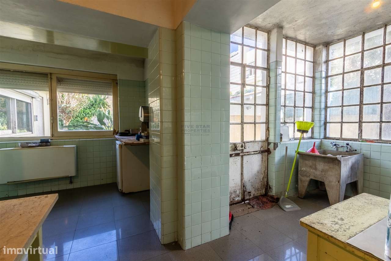 Moradia Estoril Cascais Vista Mar para renovar T6-19