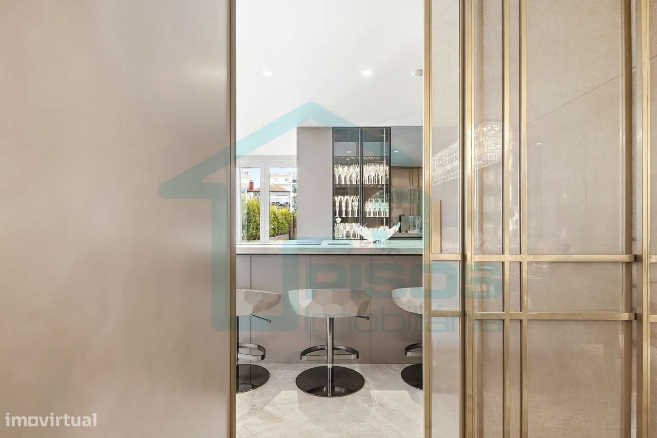 T3 de Luxo a Estrear - Terraço e Garagem - Av. República, Lx-15