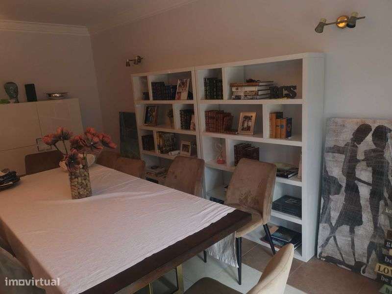 Moradia T4 Mobilada junto ao Oeiraspark e acesso A5 - Grande imagem: 4/12