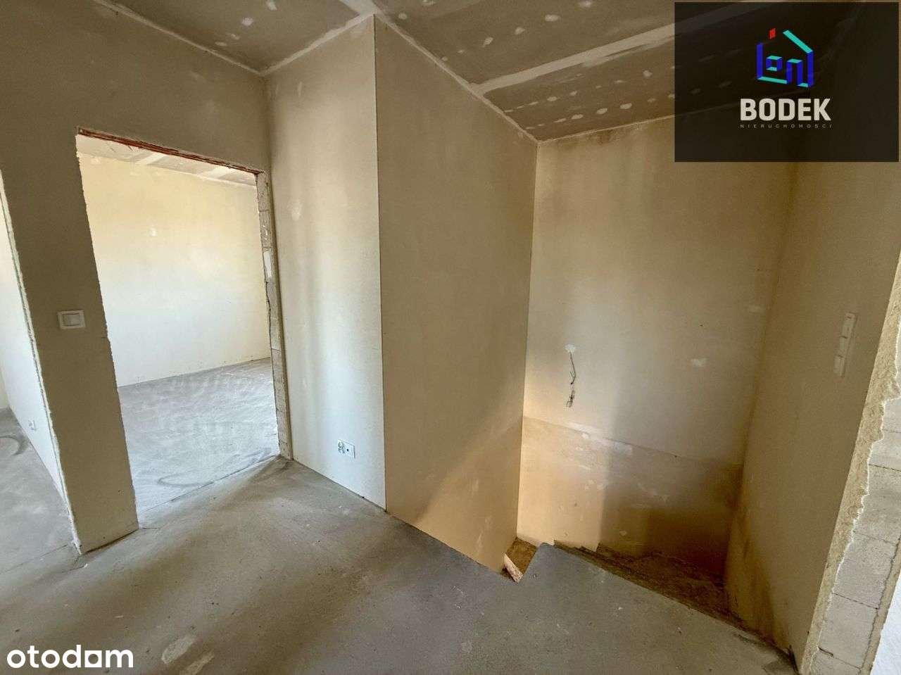 0%, asfalt, pełne media, podłogówka-14