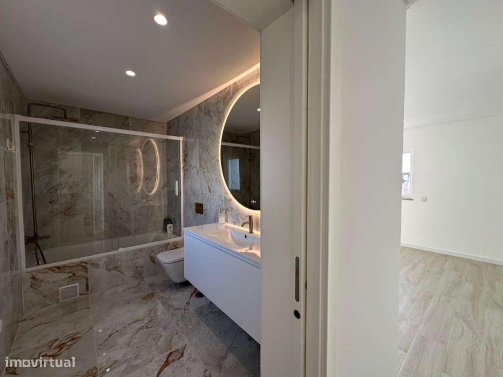 Moradia T4+1 Nova com Piscina Aquecida e Ginásio em Vidro Luxo, Con...-20