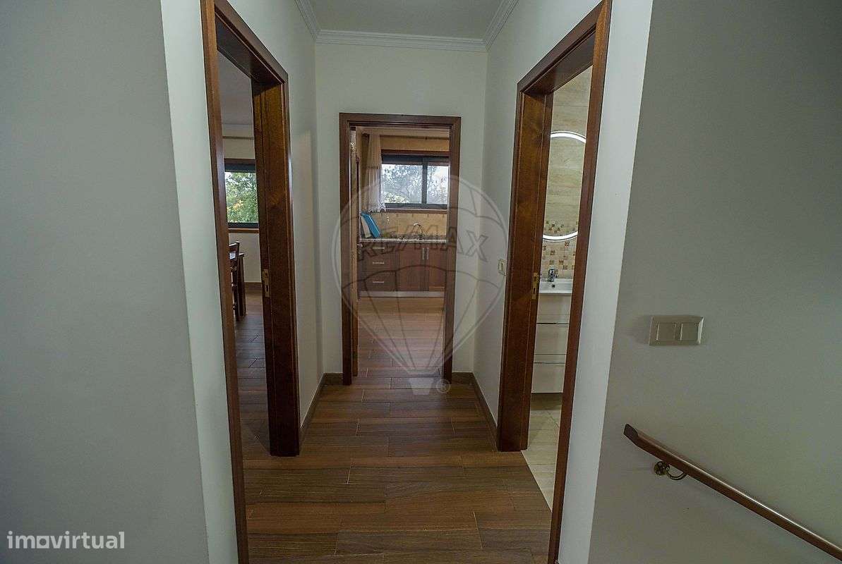 Moradia T4 para venda-5