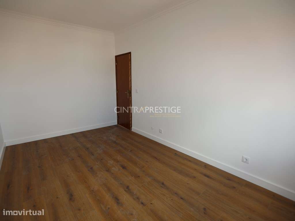 T2 Totalmente Remodelado com Terraço de 20 m² - Algueirão-Mem Martins-28