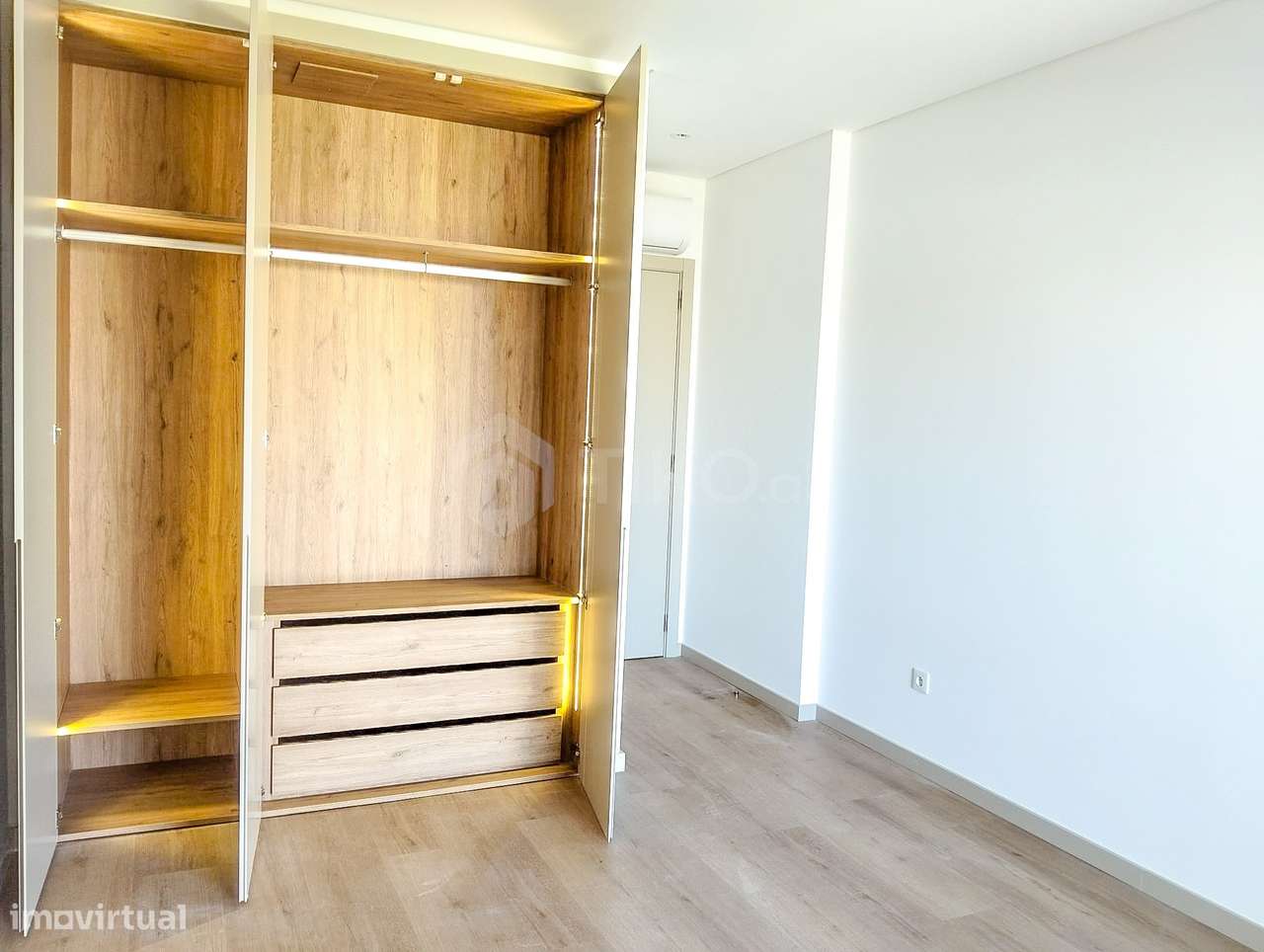 Apartamento T3 + 1 DUPLEX  com garagem/BOX  e arrumos à venda em Monti-4