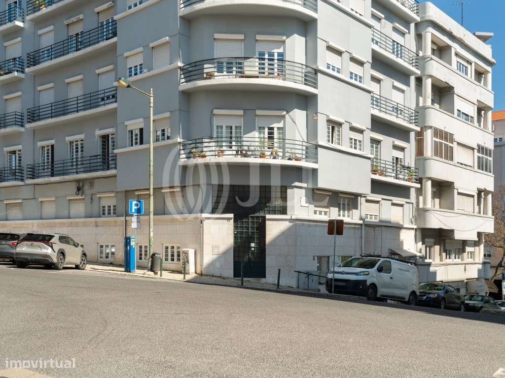 Loja localizada na Rua Artilharia Um, em Lisboa - Grande imagem: 5/27