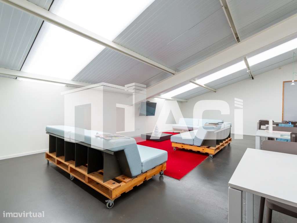 Armazém e Espaço Industrial de Excelência - 3 Pisos | Terreno de 5....-20