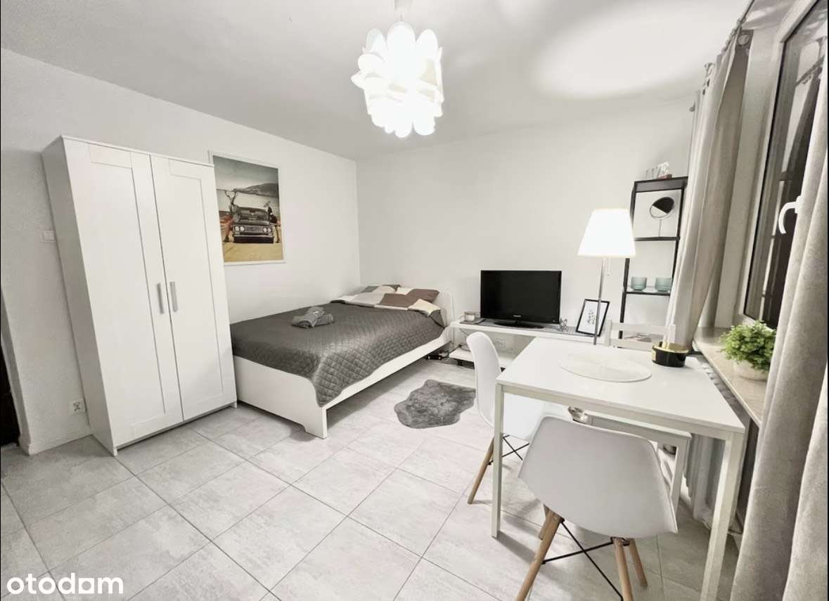 Kawalerka z balkonem przy Żelaznej - Pełny obrazek: 3/7