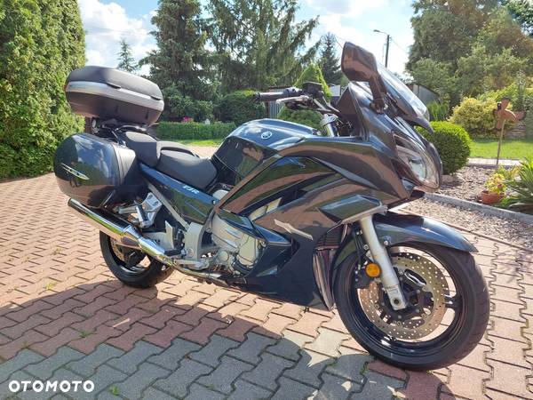 Yamaha FJR - 8