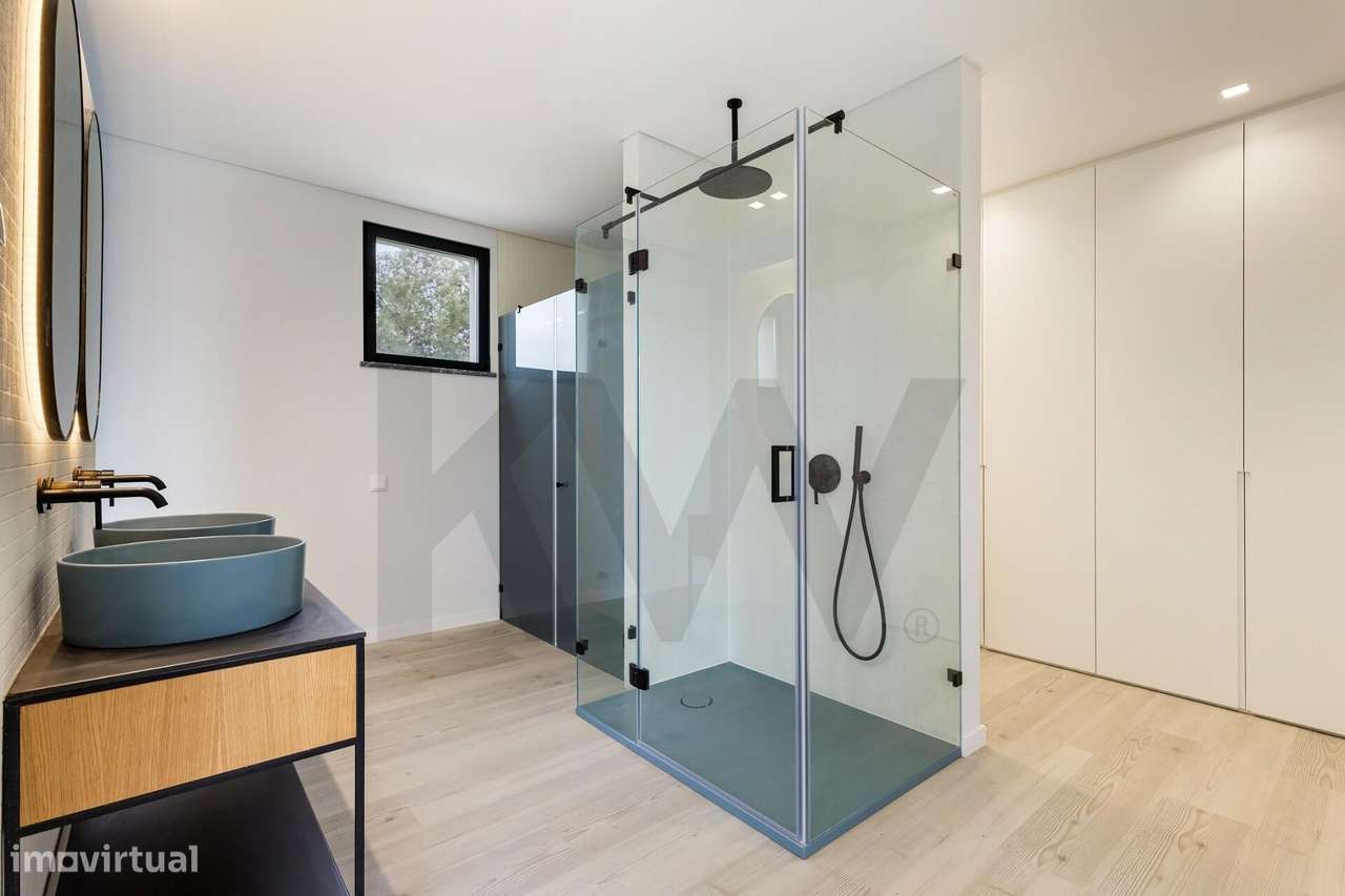 Moradia de arquitetura contemporânea em Cascais com 5 suites para vend-20