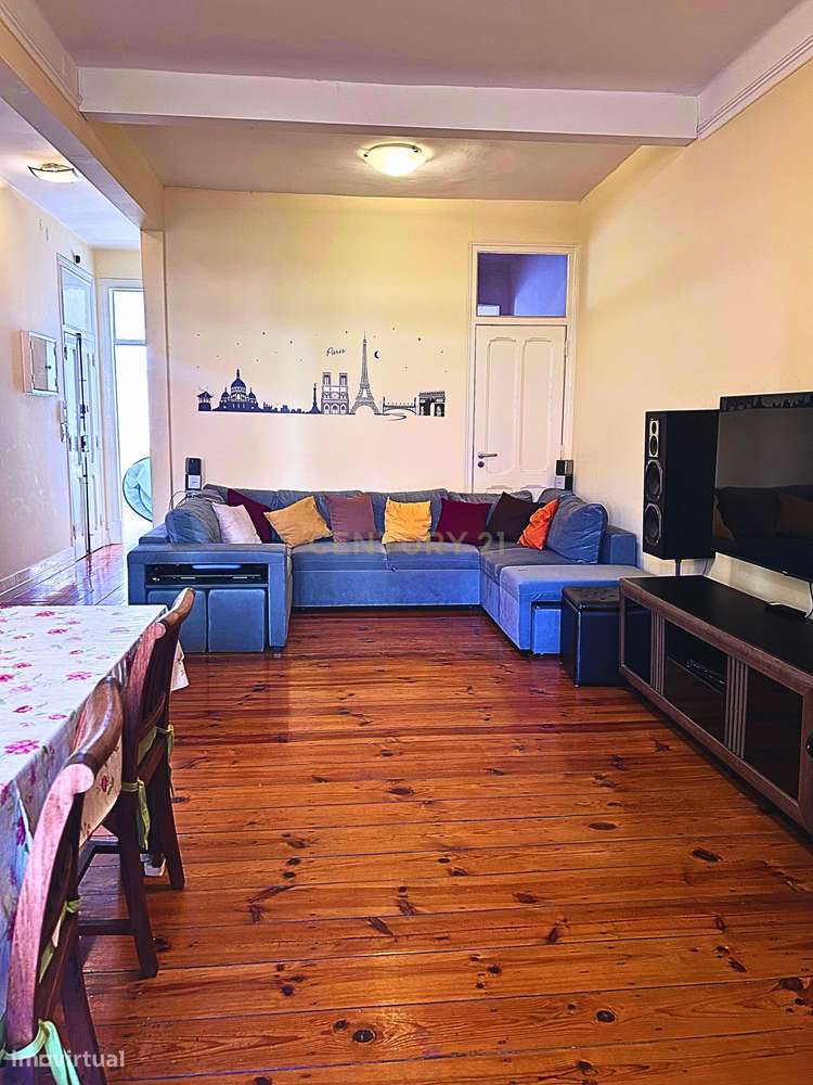 T2 Remodelado com Vista Lateral de Rio – 80m²-5