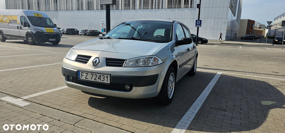 Renault Megane II 1.5 dCi Confort Authentique - 8