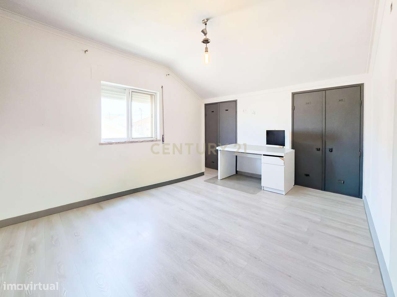 Moradia Isolada T4 com um Quarto no R/C-17