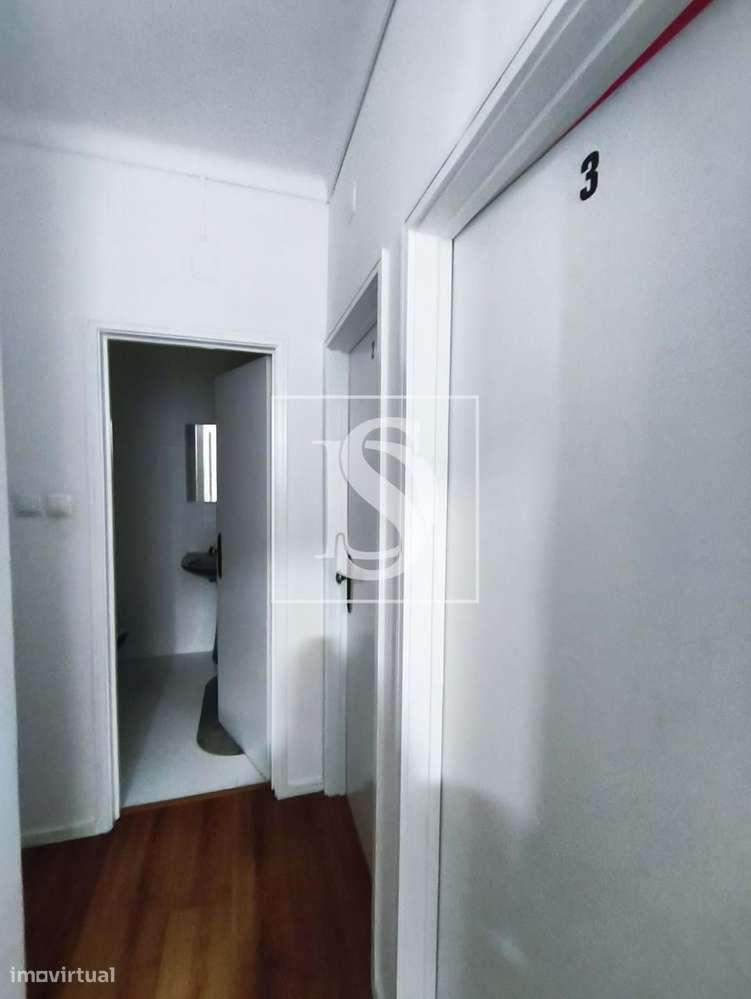 Apartamento T2 + 3 Azurém-12