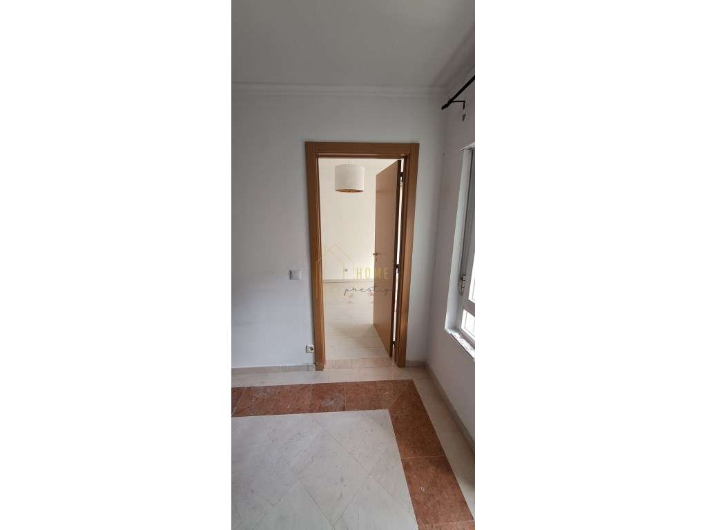 APART T3 1º Andar Monte Caparica (negociável) - Grande imagem: 3/8