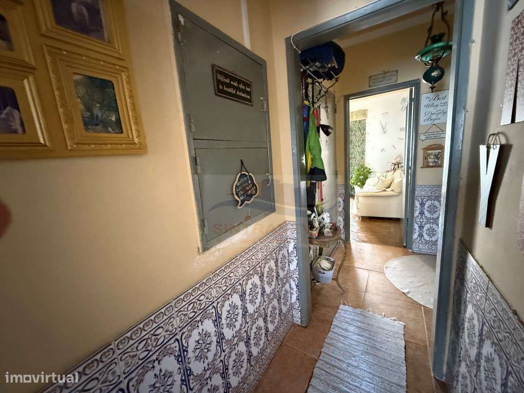 T2 Luminoso na Rua Elias Garcia - Grande imagem: 2/10