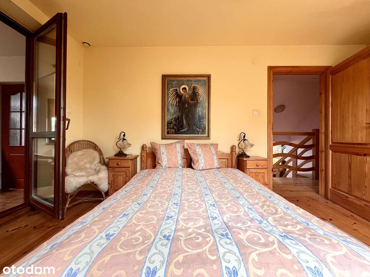 Spała-dom z własnym stawem położony w otoczeniu zieleni i ciszy. Bez %-12