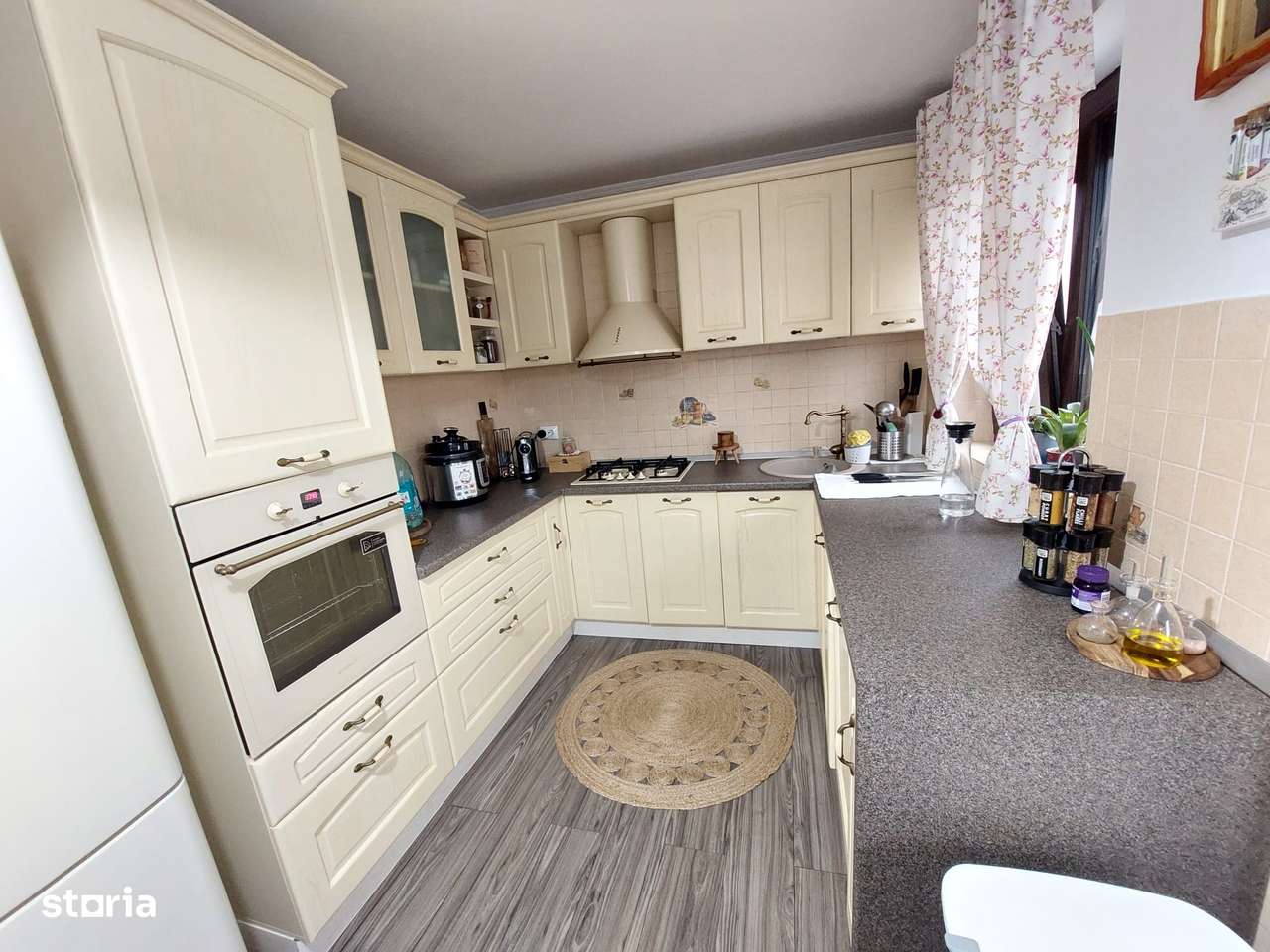 COMISION 0 Vila 150 mp utili, 1500 mp teren, 4 camere Targoviste - Imagine principală: 4/16