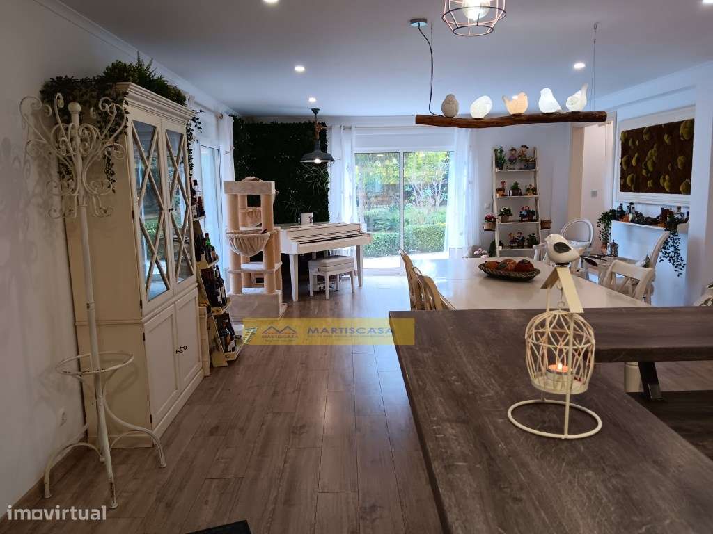 MORADIA DE LUXO V3 COM PISCINA e QUINTA- TERRUGEM-7