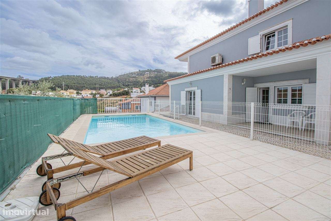 Moradia Isolada 5 quartos em Lisboa, Loures - €687.00 / venda - Grande imagem: 2/13