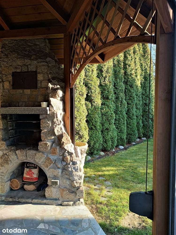 Dwa domy  z osobnymi wejściami połączone zimowym ogrodem-5